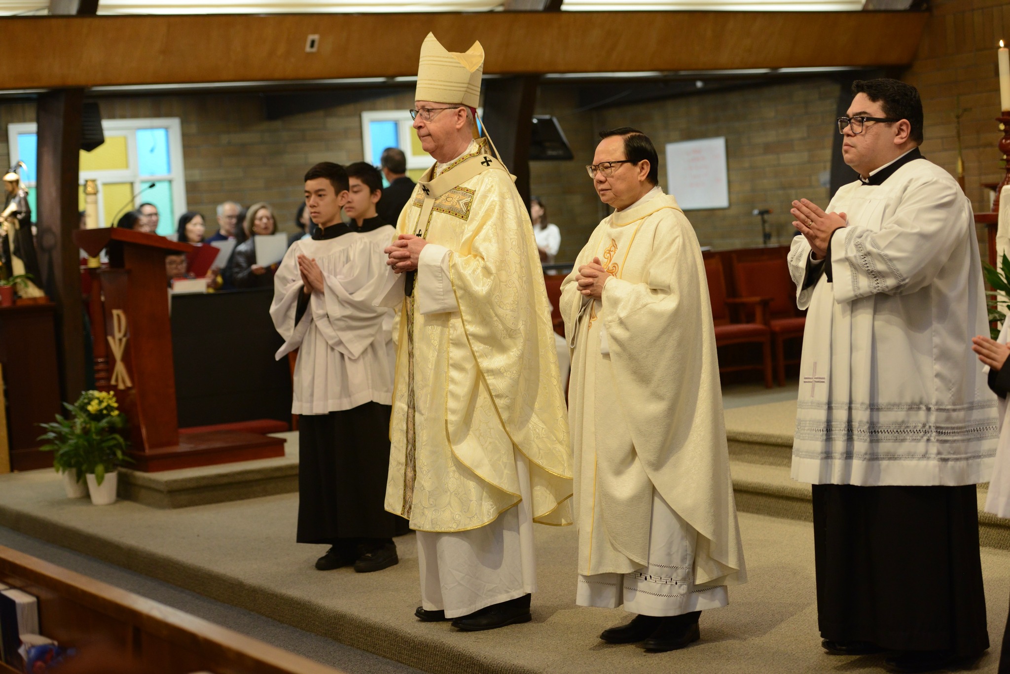 THÁNH LỄ NHẬM CHỨC CỦA CHA PHAOLÔ TRẦN TRUNG DZUNG, OP., – TÂN CHÁNH XỨ GIÁO XỨ THÁNH GIUSE, VANCOUVER, CANADA