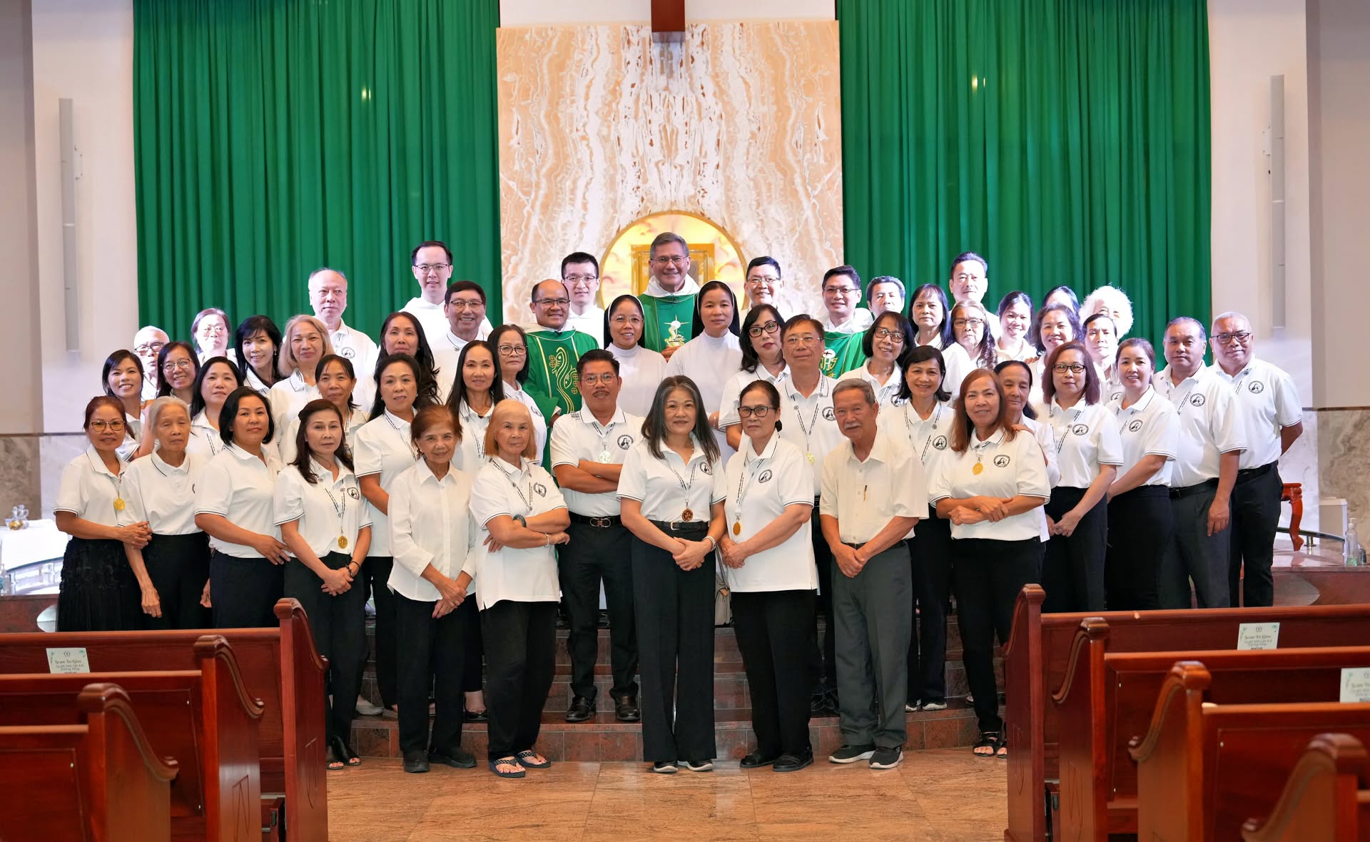 Cha Tổng quyền Gerard Francisco Parco Timoner III, O.P. thăm anh chị em ở Phoenix