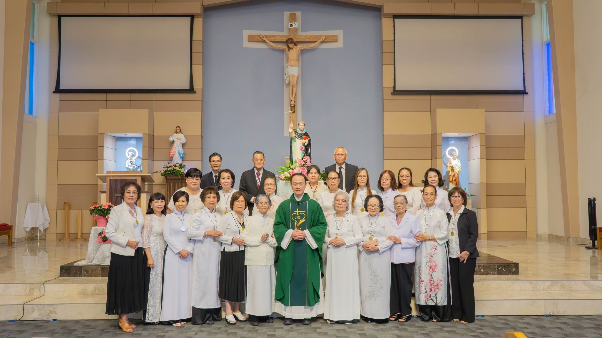 Huynh đoàn Edmonton mừng lễ thánh Tổ Phụ Đa Minh